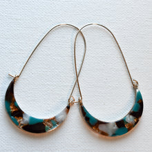 Load image into Gallery viewer, Tortoise shell gold hoops

