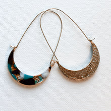 Load image into Gallery viewer, Tortoise shell gold hoops
